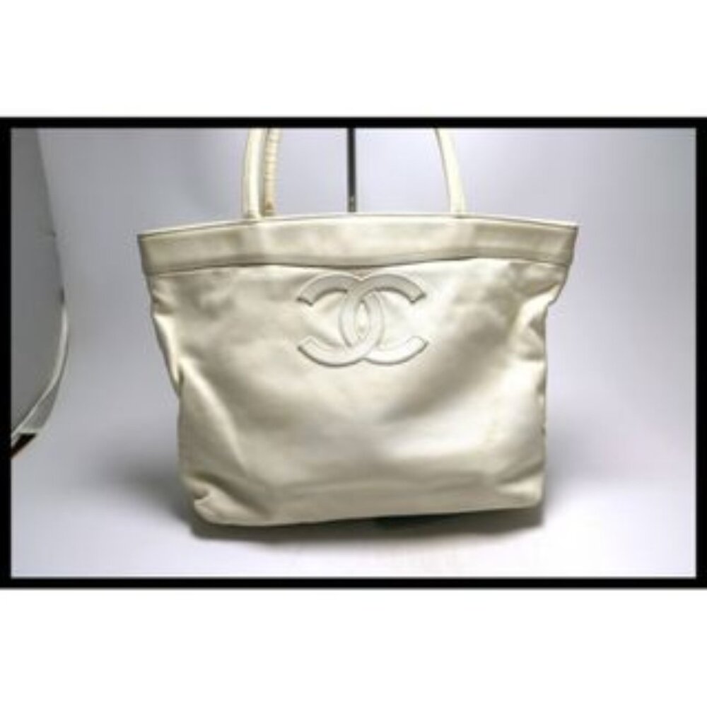Chanel No 5 CC Logo GD Metal Fittings Tote Bag